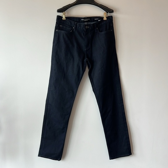 Banana Republic Men’s Jeans Dark Wash - Picture 2 of 9